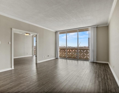 1801 Lavaca St - Photo Thumbnail 5