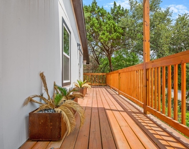 3904 Highland Dr - Photo Thumbnail 1