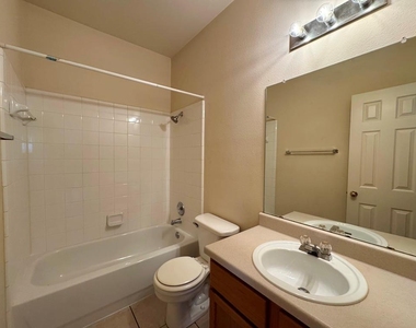 1717 Constantino Cir - Photo Thumbnail 16