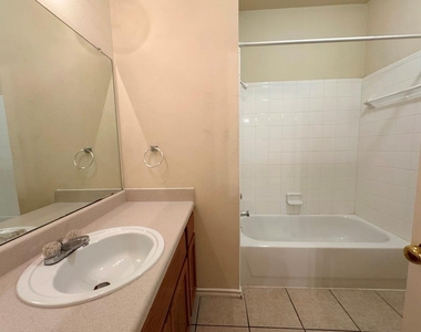 1717 Constantino Cir - Photo Thumbnail 13