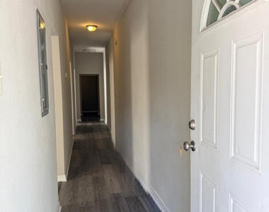 1128 Van Buren - Photo Thumbnail 1