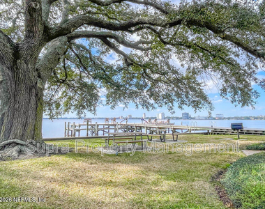 1550 Palm Avenue - Photo Thumbnail 22