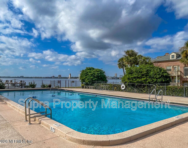 1550 Palm Avenue - Photo Thumbnail 18