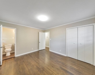909 Rosedale Drive - Photo Thumbnail 17