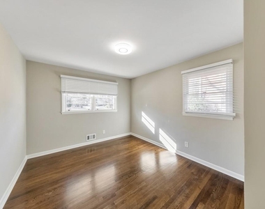 909 Rosedale Drive - Photo Thumbnail 22