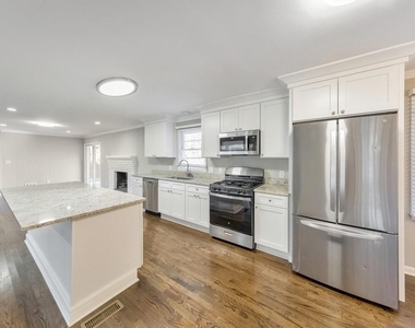 909 Rosedale Drive - Photo Thumbnail 10