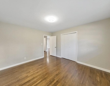 909 Rosedale Drive - Photo Thumbnail 20
