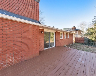909 Rosedale Drive - Photo Thumbnail 26