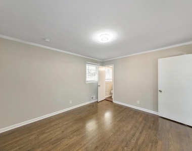 909 Rosedale Drive - Photo Thumbnail 16