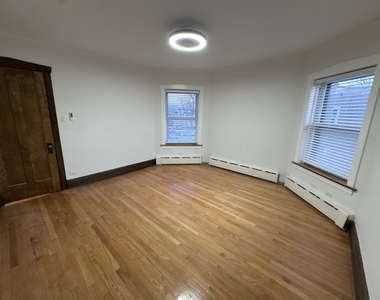 2437 W North Shore Avenue - Photo Thumbnail 7