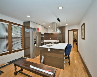 2437 W North Shore Avenue - Photo Thumbnail 16