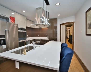 2437 W North Shore Avenue - Photo Thumbnail 12
