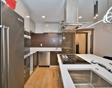 2437 W North Shore Avenue - Photo Thumbnail 9