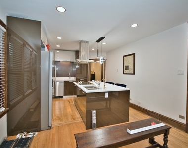 2437 W North Shore Avenue - Photo Thumbnail 15