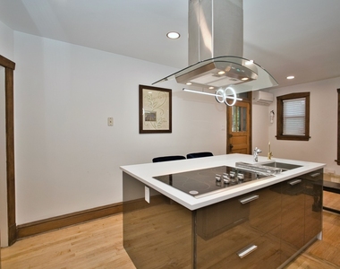 2437 W North Shore Avenue - Photo Thumbnail 6