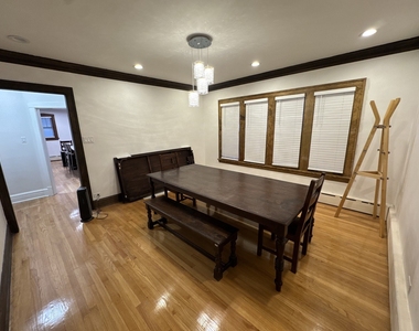 2437 W North Shore Avenue - Photo Thumbnail 2