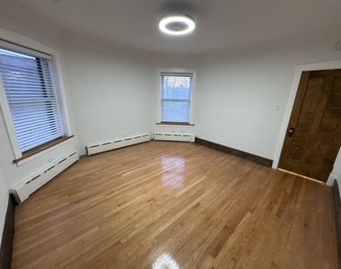 2437 W North Shore Avenue - Photo Thumbnail 6