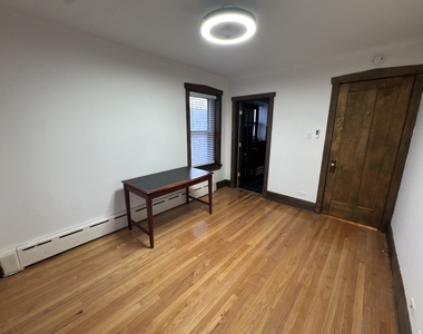 2437 W North Shore Avenue - Photo Thumbnail 3