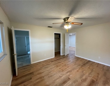 4108 Se 18th Place - Photo Thumbnail 4