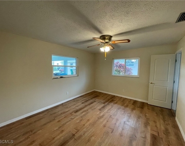 4108 Se 18th Place - Photo Thumbnail 3