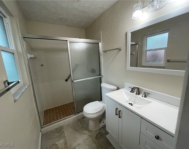 4108 Se 18th Place - Photo Thumbnail 5