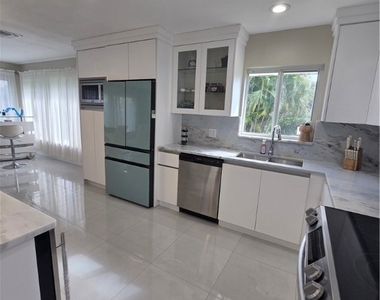 280 Lanchester Court - Photo Thumbnail 14