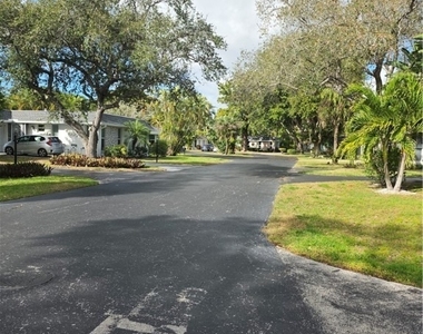 280 Lanchester Court - Photo Thumbnail 8