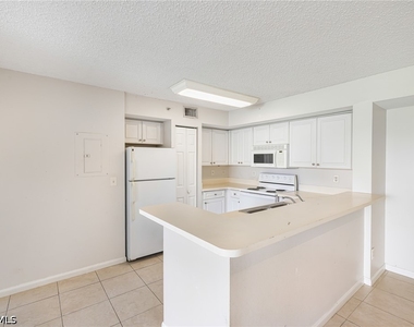 1265 Wildwood Lakes Boulevard - Photo Thumbnail 8