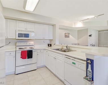 1265 Wildwood Lakes Boulevard - Photo Thumbnail 4