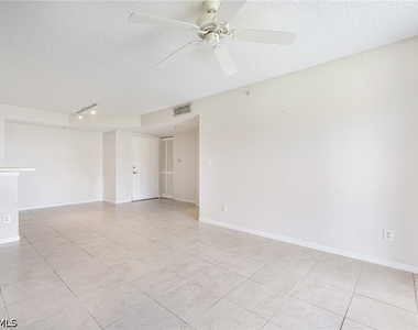 1265 Wildwood Lakes Boulevard - Photo Thumbnail 4