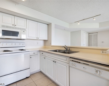 1265 Wildwood Lakes Boulevard - Photo Thumbnail 10
