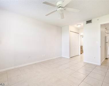 1265 Wildwood Lakes Boulevard - Photo Thumbnail 18