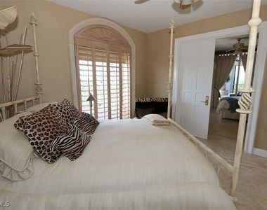8665 Bay Colony Drive - Photo Thumbnail 23