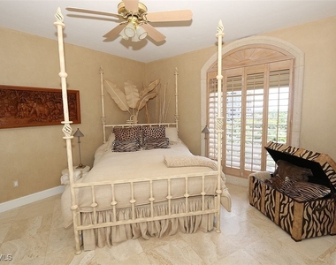 8665 Bay Colony Drive - Photo Thumbnail 22