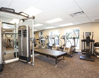 8665 Bay Colony Drive - Photo Thumbnail 43