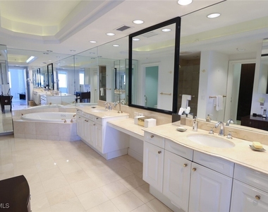 8665 Bay Colony Drive - Photo Thumbnail 16
