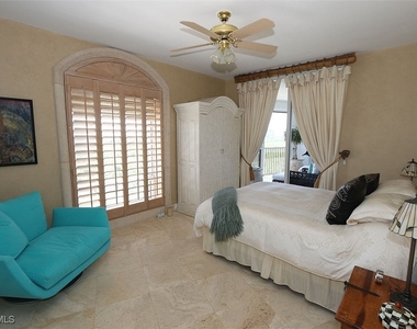 8665 Bay Colony Drive - Photo Thumbnail 19
