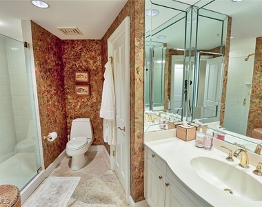 8665 Bay Colony Drive - Photo Thumbnail 21