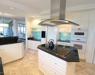 8665 Bay Colony Drive - Photo Thumbnail 6