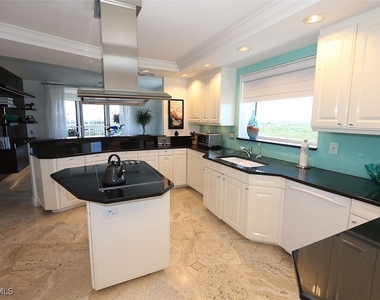 8665 Bay Colony Drive - Photo Thumbnail 31