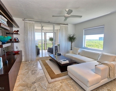 8665 Bay Colony Drive - Photo Thumbnail 13