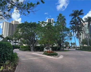 4551 Gulf Shore Boulevard N - Photo Thumbnail 28