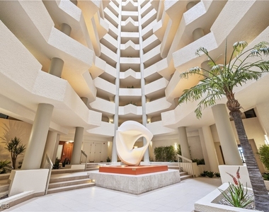 4551 Gulf Shore Boulevard N - Photo Thumbnail 14