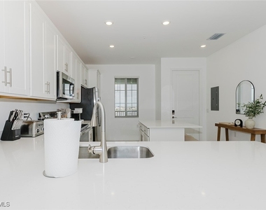 5555 Double Eagle Circle - Photo Thumbnail 7
