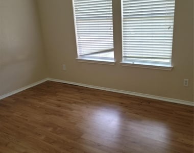 7915 Summerfern Court - Photo Thumbnail 13