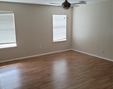 7915 Summerfern Court - Photo Thumbnail 15