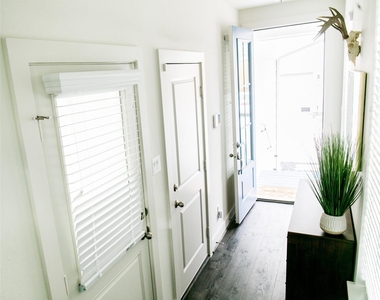 5203 Burress Springs Lane - Photo Thumbnail 8