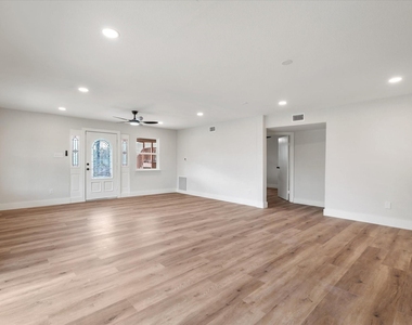 7104 Dallas Street - Photo Thumbnail 1