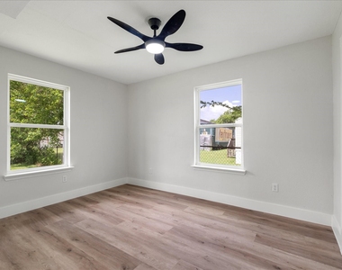 7104 Dallas Street - Photo Thumbnail 13