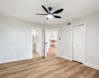 7104 Dallas Street - Photo Thumbnail 8